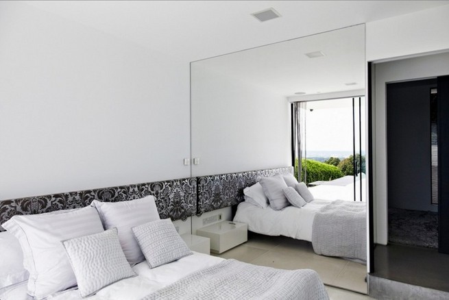Magic effect of using wall mirrors in home interior