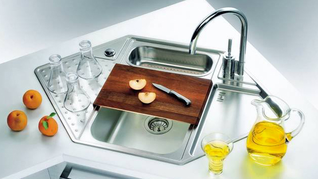Corner kitchen sink no window