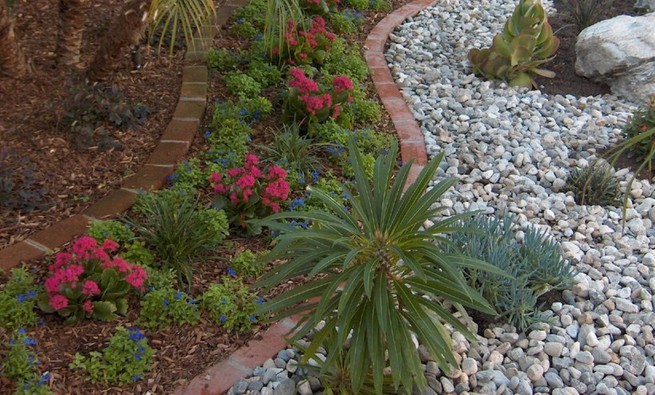 Rock Bed Landscaping Ideas