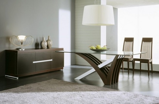 Small dining table decor