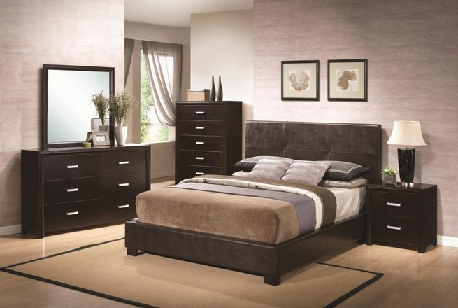 Bedroom chest with mirror