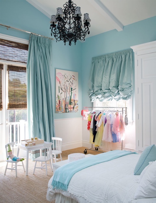 Girl bedroom ideas with brown furniture