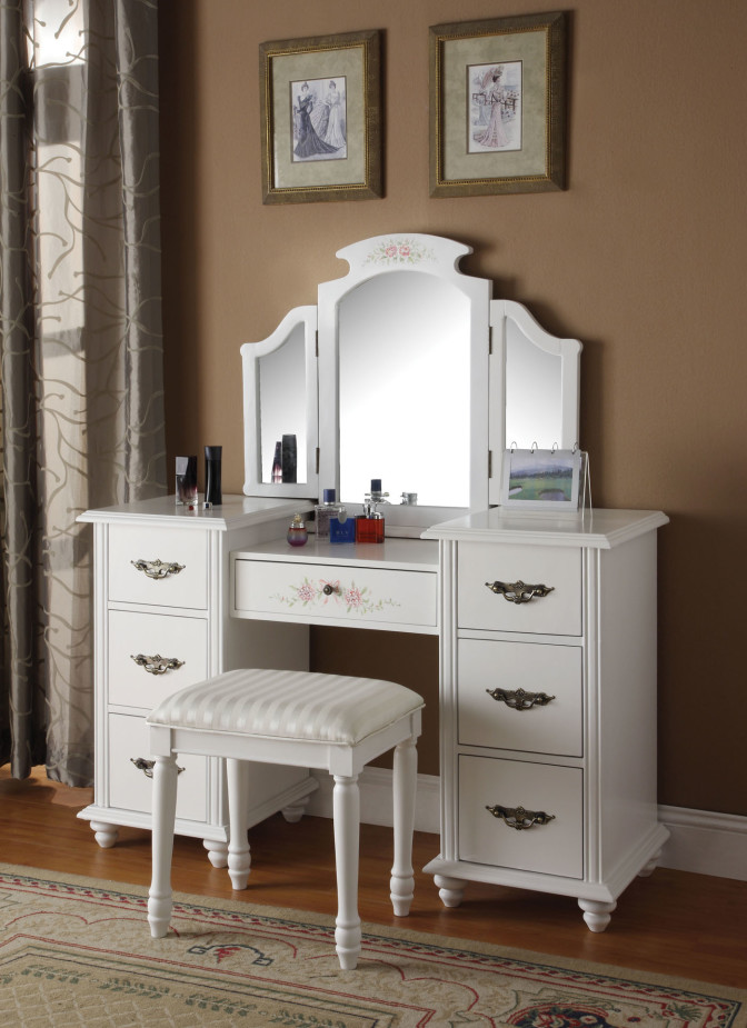Bedroom vanity with storage