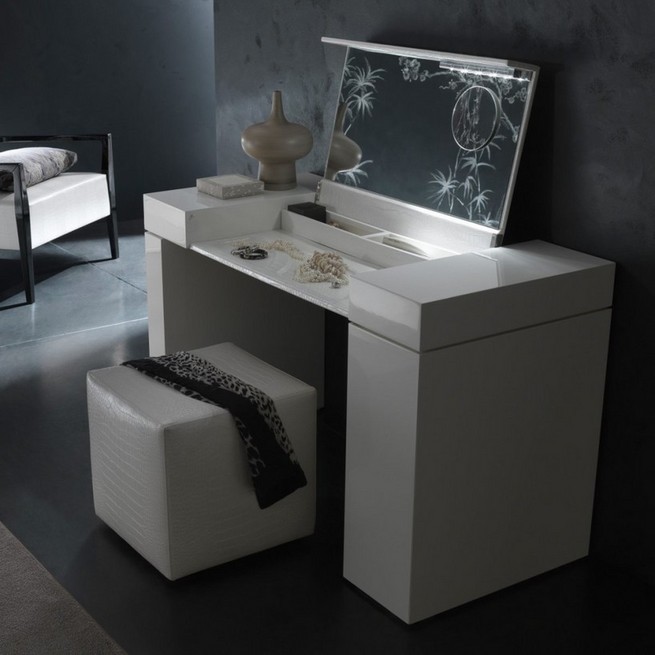 Bedroom vanity sets