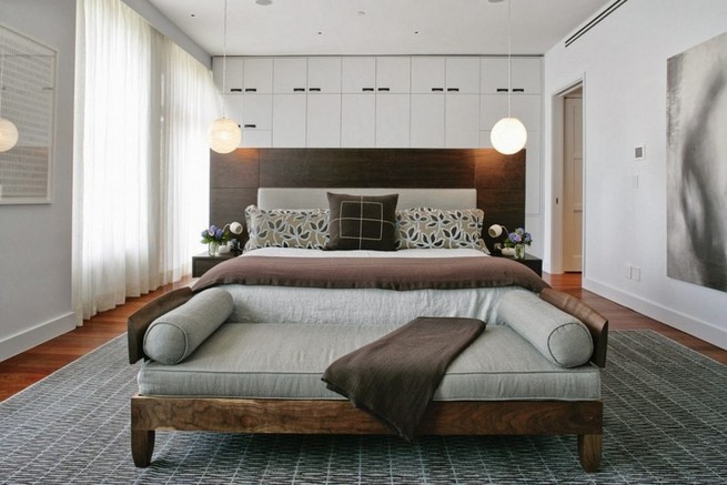 Bedroom chest foot bed