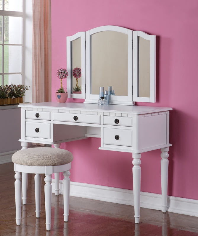 Bedroom vanity set with lights