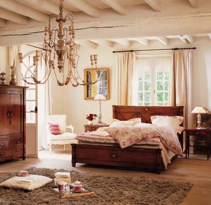 Traditional Bedroom Furniture