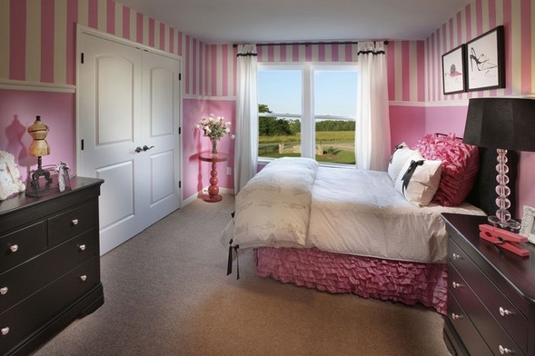 Girl bedroom ideas with chair rail