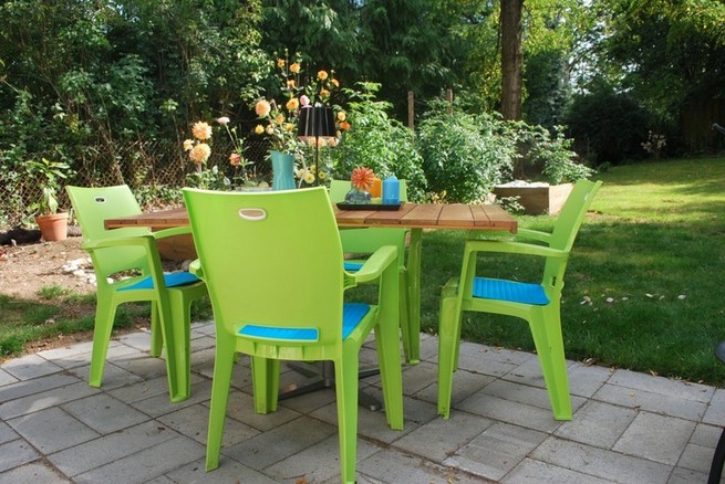 Patio chairs green