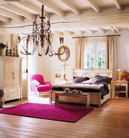 Classic Country Living Bedroom Design With Fuschia Area Rug