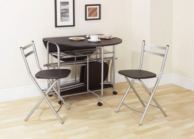 Elegant folding dining table