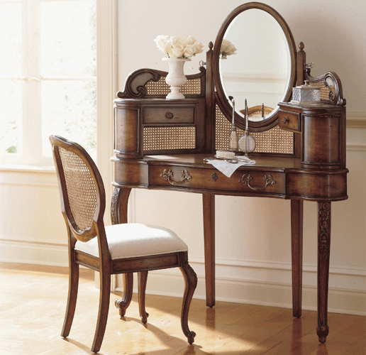 Bedroom vanity desk