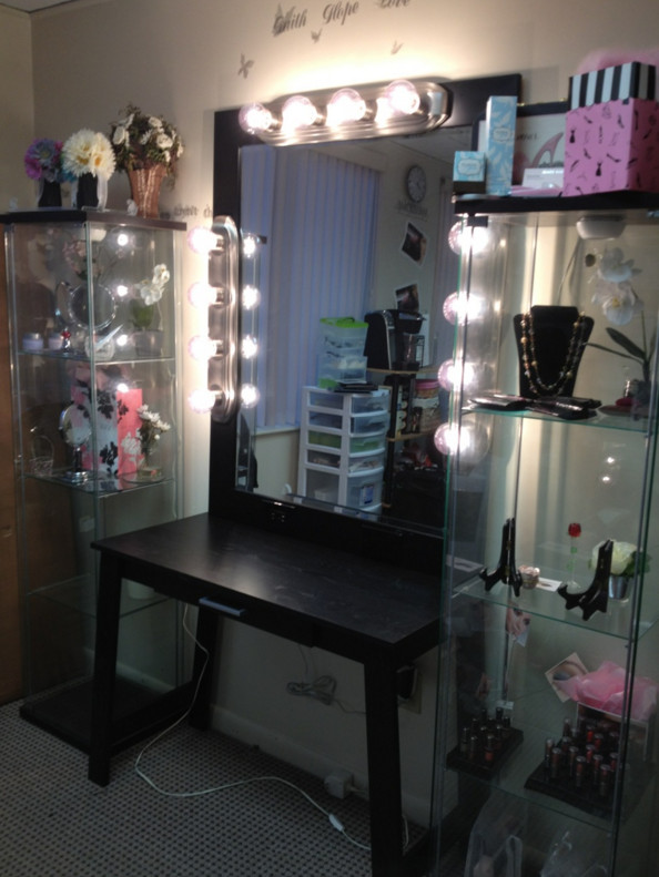 Diy Lighted Vanity Table