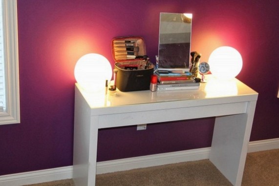 Makeup Vanity Table With Lighted Mirror