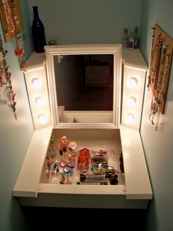 Bedroom Vanity With Lights