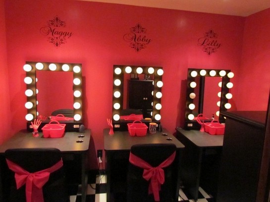 Lighted Vanity Table With Mirror And Bench