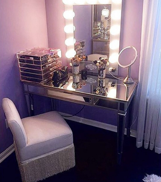 Lighted Mirror Vanity Girl Hollywood