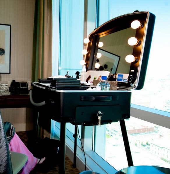 Characteristics Of Lighted Vanity Table